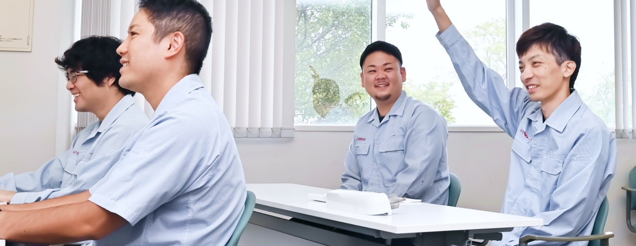 研修中の社員の写真